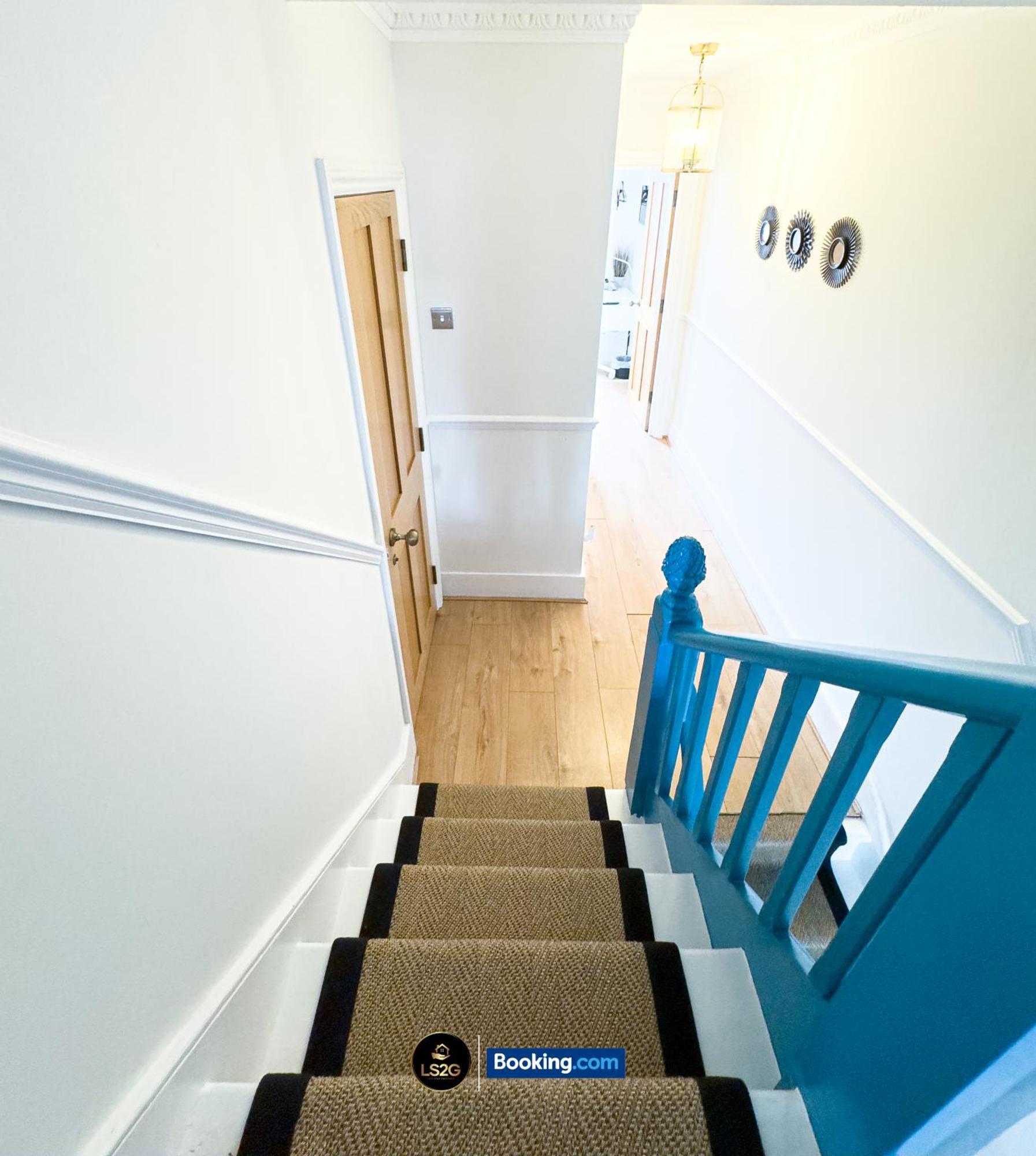 Stunning House By Ls2g Short Lets & Serviced Greater With Free Wifi * Londen